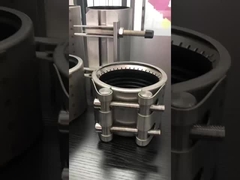 Des pinces de réparation de tuyaux