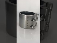 Des pinces de réparation de tuyaux